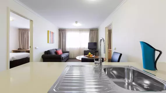 Premier Hotel & Apartments | Avustralya Başkent Bölgesi - Tuggeranong - Kanberra (ve civarı) - Belconnen