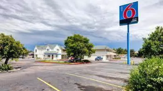 Motel 6 Denver West Wheat Ridge - North | Kolorado - Denver (ve civarı) - Wheat Ridge