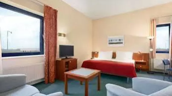 Ramada Airport Hotel Prague | Prag - Městská čast Praha 6 (en büyük Prag ilçesi)