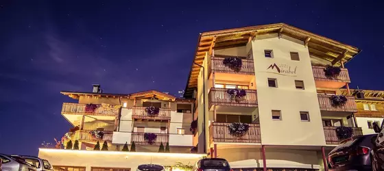 Hotel Mirabel | Trentino-Alto Adige - Güney Tirol (il) - Marebbe