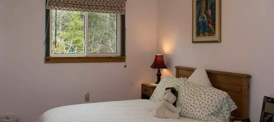 The Garden Bee Bed & Breakfast | Nova Scotia - Centre Rawdon