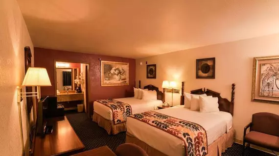 Dutton Inn | Missouri - Branson (ve civarı) - Branson - Branson Theater District