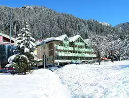 Schloss Hotel Dolomiti | Trentino-Alto Adige - Trento İli - Canazei