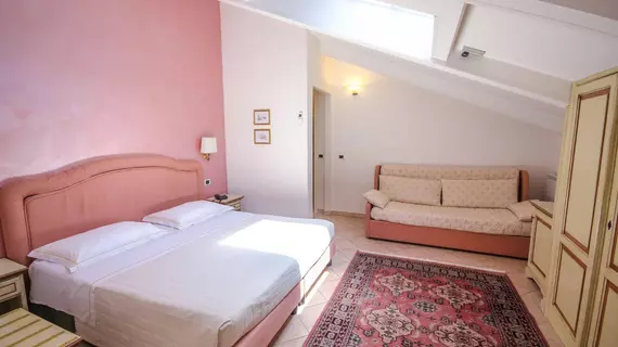 Logis Hotel Kursaal | Umbria - Perugia (vilayet) - Passignano sul Trasimeno