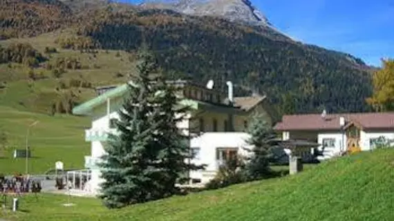 Alpinresort Hotel Reschnerhof | Trentino-Alto Adige - Güney Tirol (il) - Curon Venosta