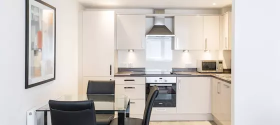 Central Gate House of Fisher Apartments | Berkshire (kontluk) - Newbury