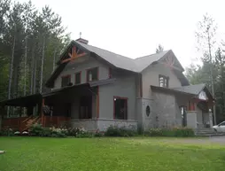 B&B Au Petit Marigot | Quebec - Les Laurentides Regional County Belediyesi - Tremblant Dağı (ve civarı) - Mont-Tremblant