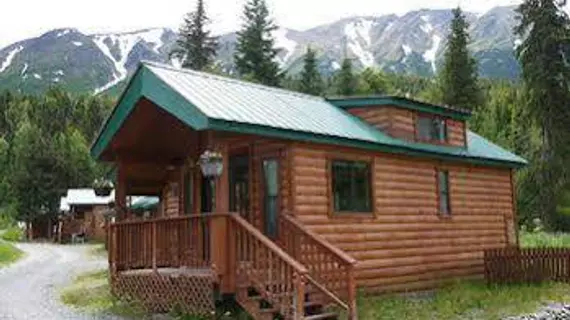 Gwin's Lodge & Roadhouse Est. 1952 | Alaska - Cooper Landing