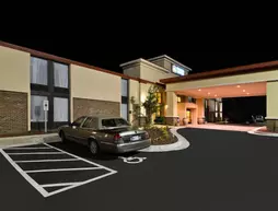 Best Western Yadkin Valley Inn & Suites | Kuzey Karolayna - Jonesville (ve civarı) - Jonesville