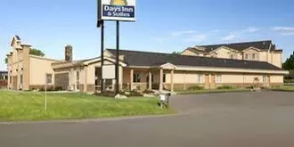 Days Inn and Suites Glenmont/Albany