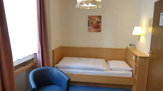 Hotel Wurms | Kuzey Ren-Westfalia - Düsseldorf (ve civarı) - Düsseldorf - Friedrichstadt