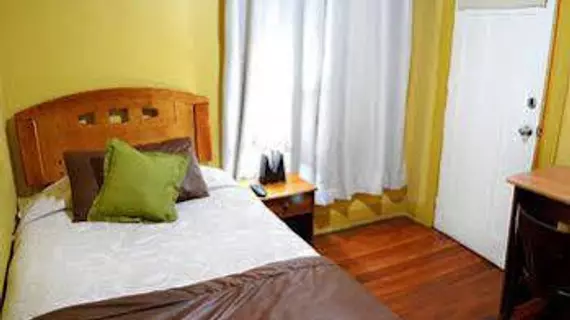 Hostal Almenas | Santiago - Santiago (ve civarı) - Providencia