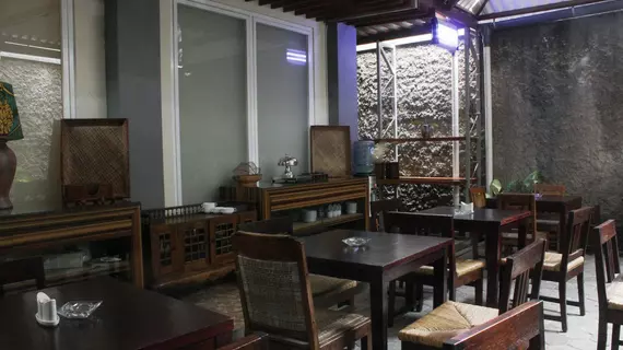 ZEN Rooms Kuningan Anggrek | West Java - Cakarta (ve civarı) - Cakarta