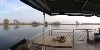 Mary River House Boats