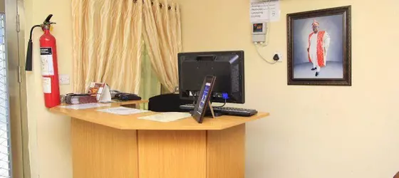 De Lawrence Court & Suites | Lagos (ve civarı) - Lagos - Onigbongbo - Ikeja