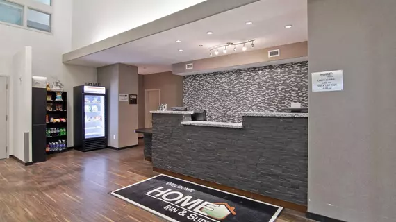 Home Inn and Suites Regina Airport | Saskatchewan - Regina