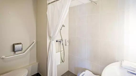 B&B Hôtel LYON St Bonnet Mi-Plaine | Auvergne-Rhone-Alpes - Rhone (bölge) - Lyon (ve çevresi) - Saint-Bonnet-de-Mure