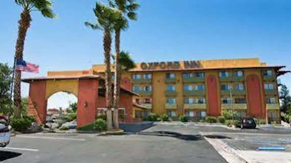 Oxford Inn & Suites Lancaster | Kaliforniya - Los Angeles County - Lancaster (ve civarı)