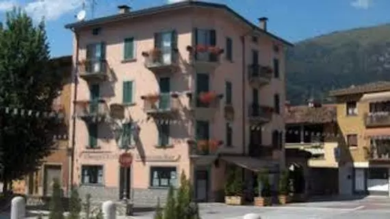 Albergo Centrale | Lombardy - Bergamo - Fino del Monte