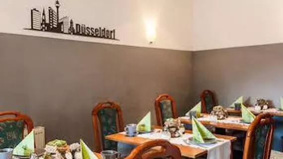 Residenz Hotel Eurostar | Kuzey Ren-Westfalia - Düsseldorf (ve civarı) - Düsseldorf