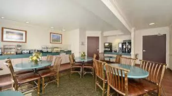 Clubhouse Inn | Montana - West Yellowstone - West Yellowstone