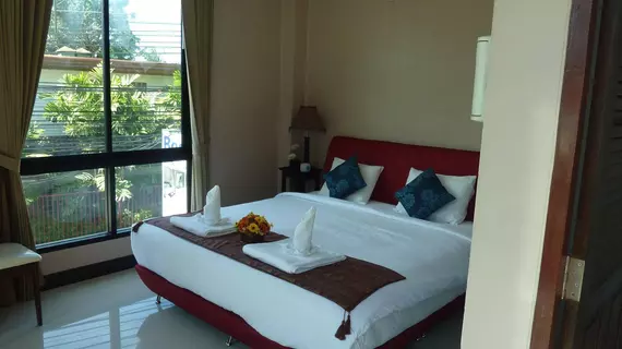 Kata Beachwalk and Bungalows | Phuket (ve civarı) - Karon - Kata Plajı