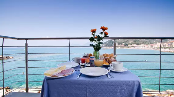 Hotel San Terenzo | Liguria - La Spezia (il) - Lerici