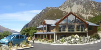 Aoraki Mount Cook Alpine Lodge