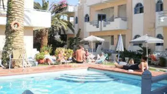 Sirena Apartments | Girit Adası - Kandiye (bölge) - Malevizi - Agia Pelagia