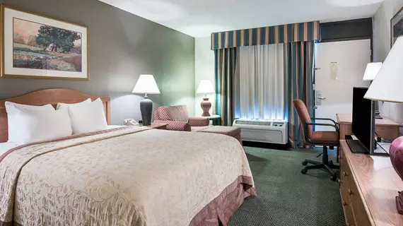 Rodeway Inn and Suites and Conference Center | Louisiana - Monroe (ve civarı) - Monroe