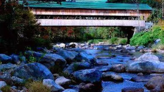 Covered Bridge River View Lodge | New Hampshire - Jackson