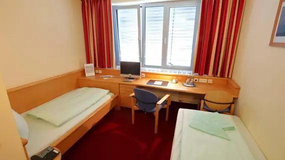 Commundo Tagungshotel Leipzig | Saxony (Saksonya) - Leipzig - Plagwitz