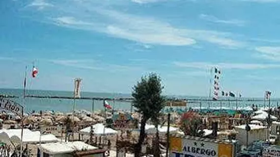 Albergo Trevi | Rimini (vilayet) - Bellaria-Igea Marina - Bordonchio - Igea