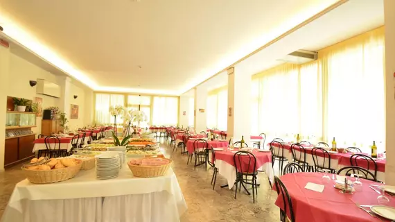 Hotel Europa | Emilia-Romagna - Rimini - Marina Centro