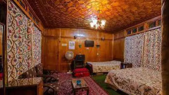 Houseboat Lily of Nageen | Cammu ve Keşmir - Srinagar (ve civarı) - Gulmarg - Nagīn Bāgh