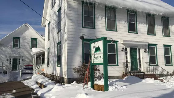 White Mountains Hostel | New Hampshire - Conway