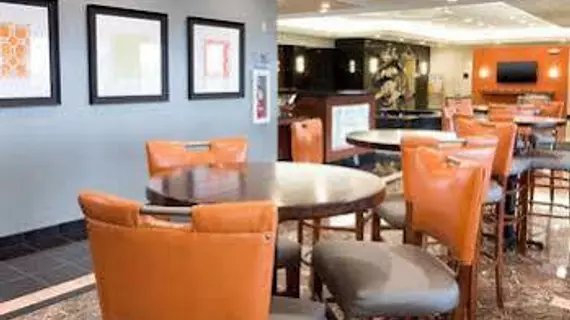 Drury Inn & Suites Creve Coeur | Missouri - St. Louis (ve civarı) - St. Louis