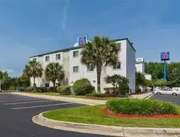 Motel 6 Columbia East South Carolina | Güney Karolayna - Columbia (ve civarı) - Columbia