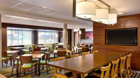 Fairfield Inn and Suites Lancaster East at The Outlets | Pensilvanya - Lancaster (ve civarı) - Lancaster