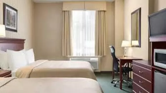 Days Inn Hamilton | Ontario - Niagara Regional Belediyesi - Hamilton (ve civarı) - Hamilton