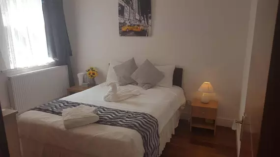 Paradise Accomodation | Londra (ve civarı) - Newham - East Ham