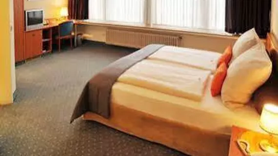 Hotel Servatius | Kuzey Ren-Westfalia - Köln (ve civarı) - Kalk - Ostheim