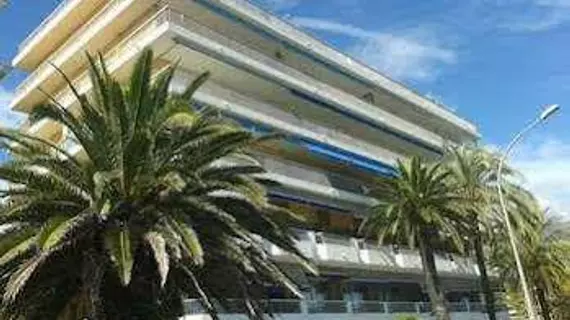 Hôtel Le Dauphin | Provence - Alpes - Cote d'Azur - Monaco (ve civarı) - Menton