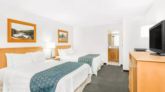 Days Inn Jefferson | Kuzey Karolayna - Boone (ve civarı) - Jefferson