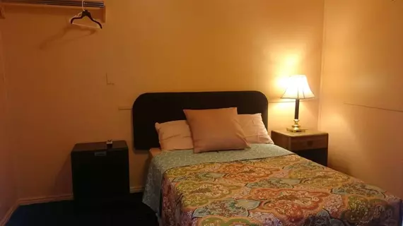 Pillow Talk Motel | Utah - Price (ve civarı) - Wellington