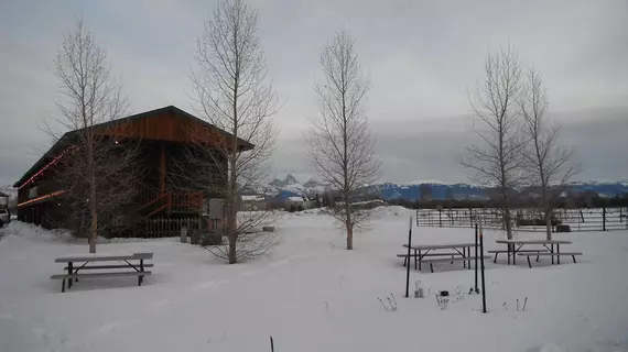 Teton Peaks Lodge & RV Park | Wyoming - Jackson Hole (ve civarı) - Tetonia