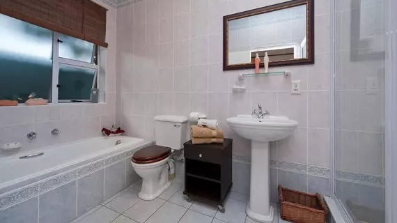 Brown Jug Guest House | Western Cape (il) - Overberg District Municipality - Overstrand - Stanford - Greater Hermanus - Eastcliff