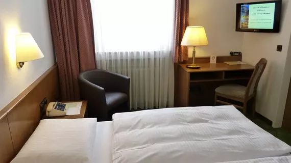 Hotel Wurms | Kuzey Ren-Westfalia - Düsseldorf (ve civarı) - Düsseldorf - Friedrichstadt