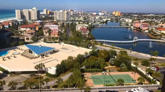 Pelican Beach Resort and Conference Center | Florida - Fort Walton Beach - Destin (ve civarı) - Destin