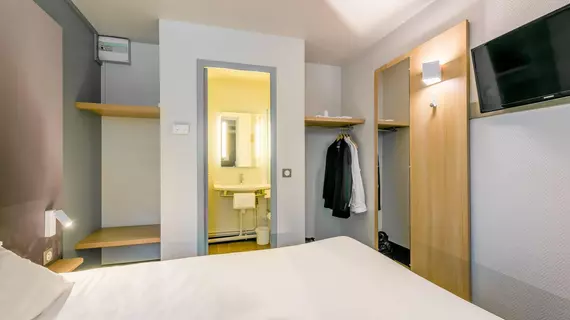 B&B Hôtel LYON St Bonnet Mi-Plaine | Auvergne-Rhone-Alpes - Rhone (bölge) - Lyon (ve çevresi) - Saint-Bonnet-de-Mure